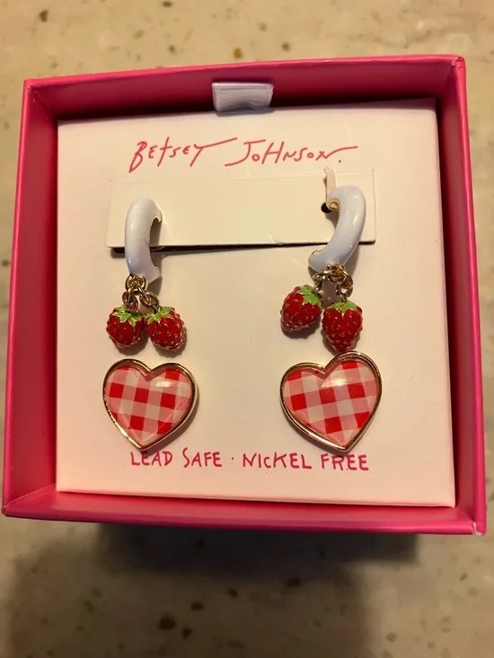 🍓Betsey Johnson 2 pairs earrings gingham hearts strwbry hoops NWT - Picture 1 of 9